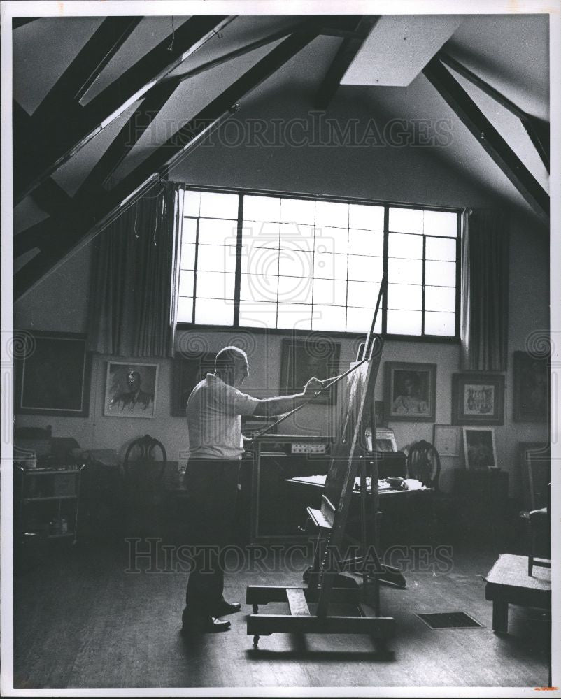 1963 Press Photo John Coppin Art Vaulting Studio - Historic Images