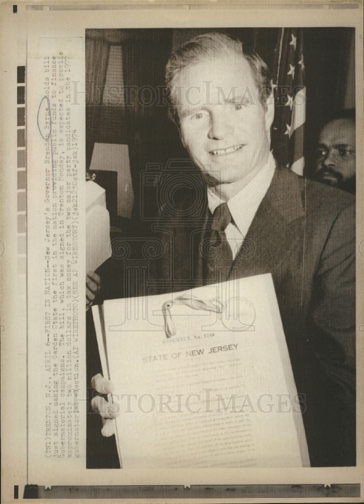 1974 Press Photo Brendan Thomas Byrne Politician - Historic Images