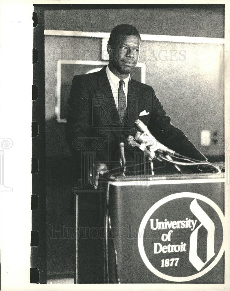 1988 Press Photo Ricky Byrdsong - Historic Images