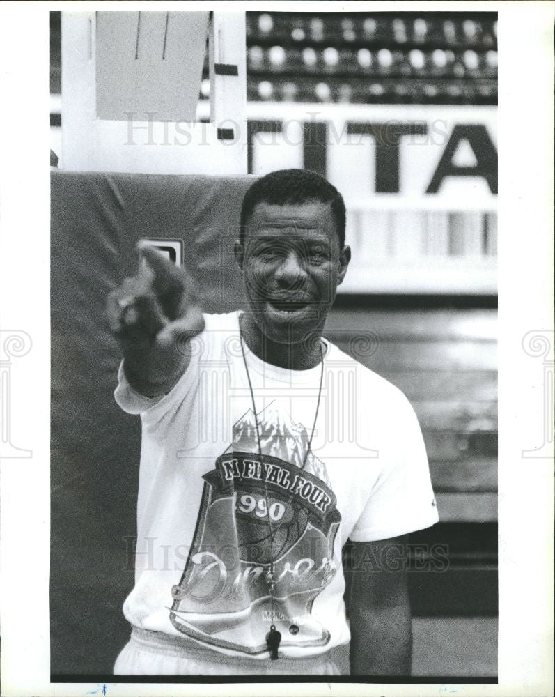 1990 Press Photo Ricky Byrdsong basketball coach - Historic Images