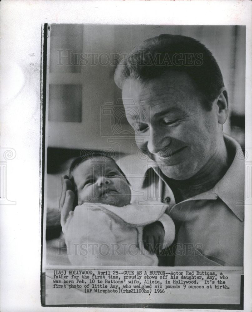 1966 Press Photo Red Buttons baby Amy Alicia - Historic Images