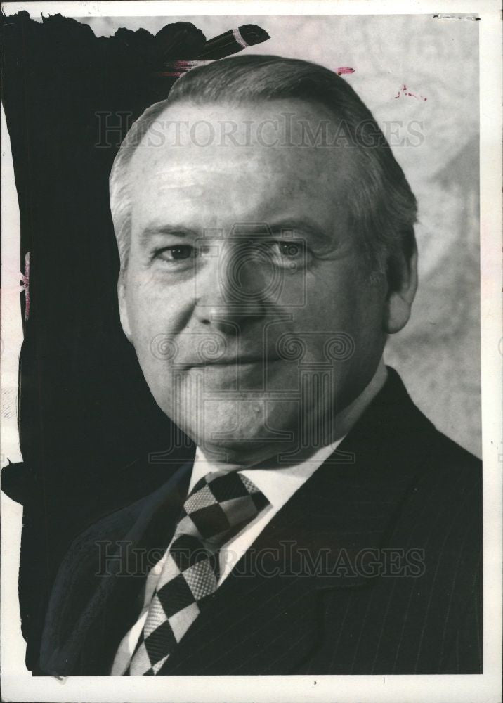 1977 Press Photo Philip Caldwell - Historic Images