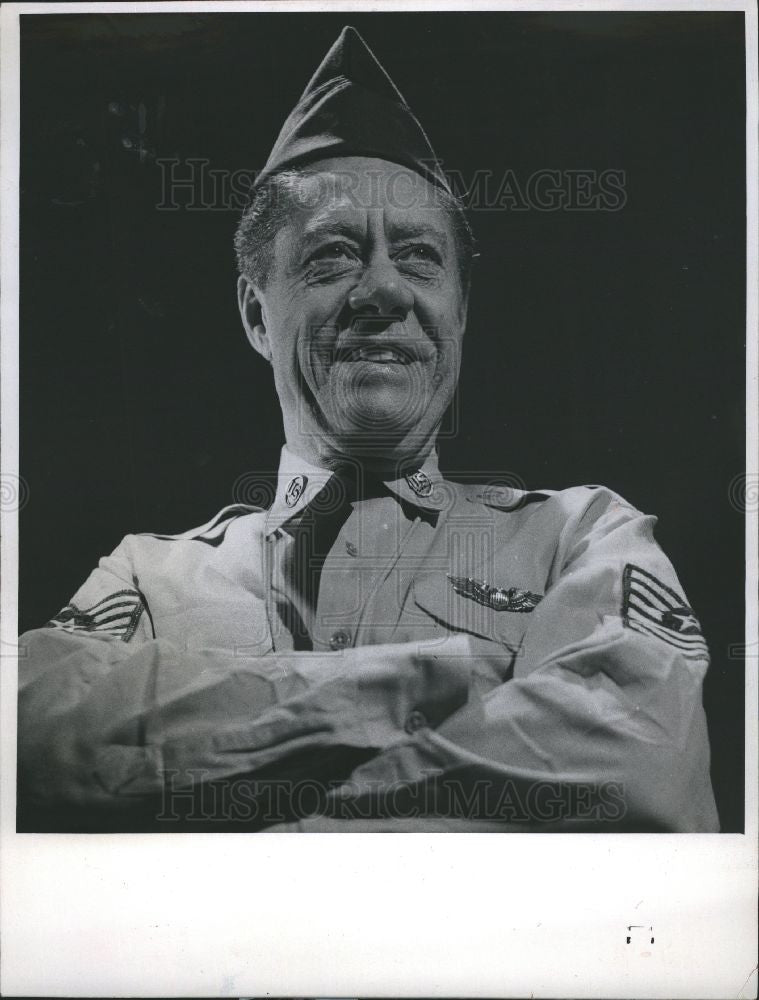 1957 Press Photo Calder sergeant King - Historic Images