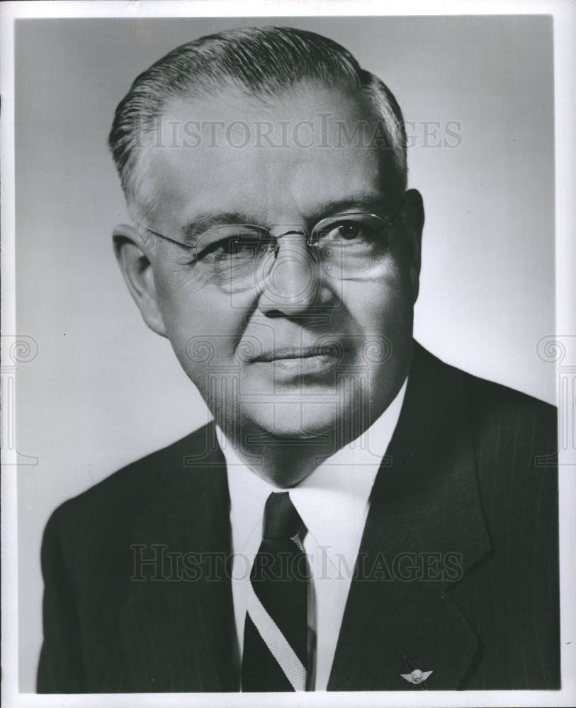 1954 Press Photo E. C. Quinn Chrysler Auto President - Historic Images