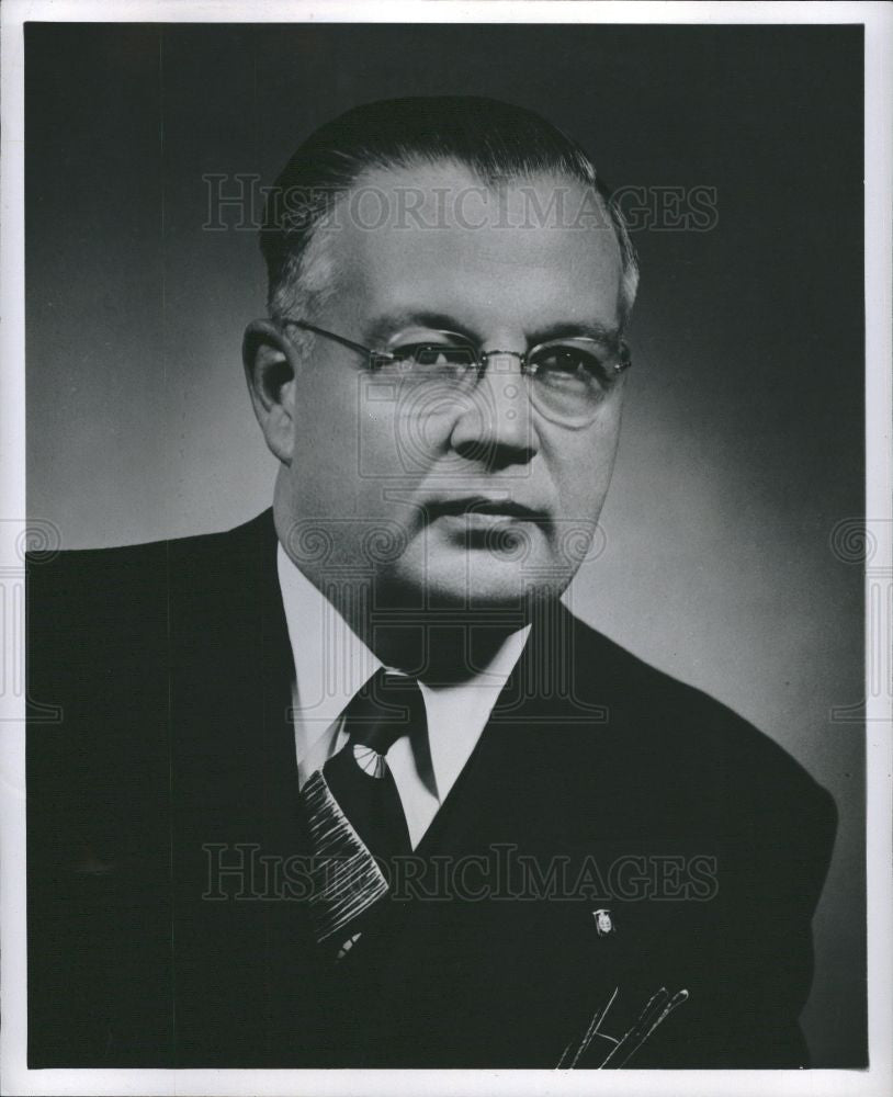 1954 Press Photo E.C. QUINN, CHRYSLER PRESIDENT - Historic Images