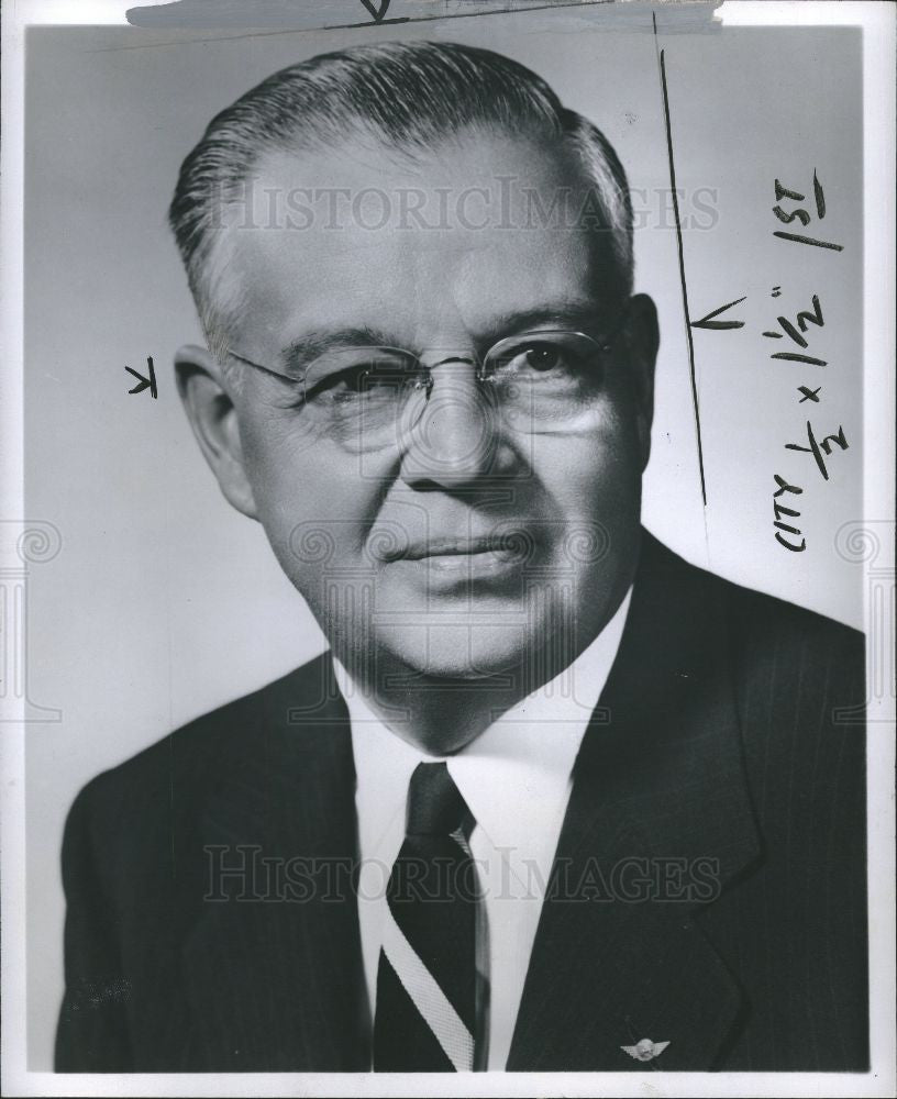1954 Press Photo E. C. Quinn, President Chrysler corp. - Historic Images