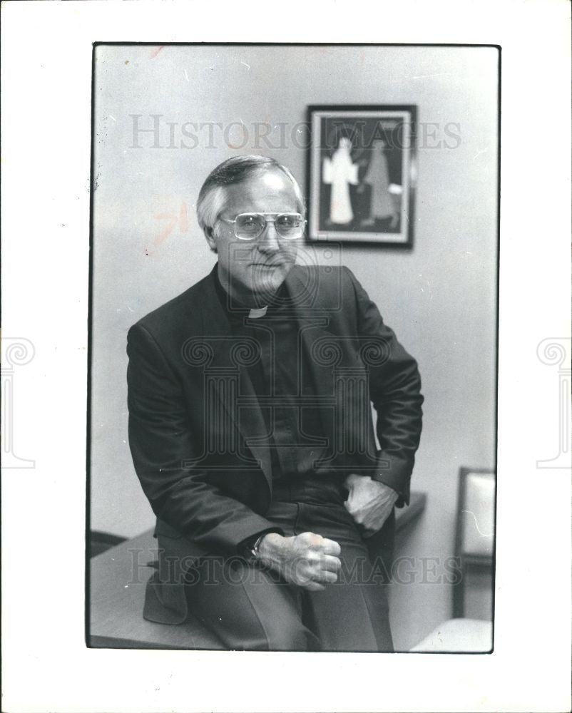 1982 Press Photo Roman Catholic auxiliary bishop - Historic Images