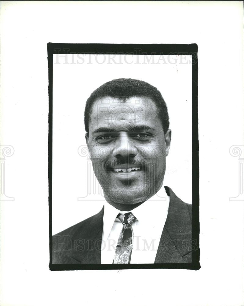 1993 Press Photo Carlton Guthrie President Trumark, Inc - Historic Images