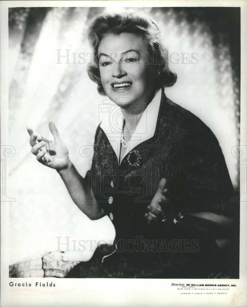 1966 Press Photo Dame Gracie Fields singer actress - Historic Images