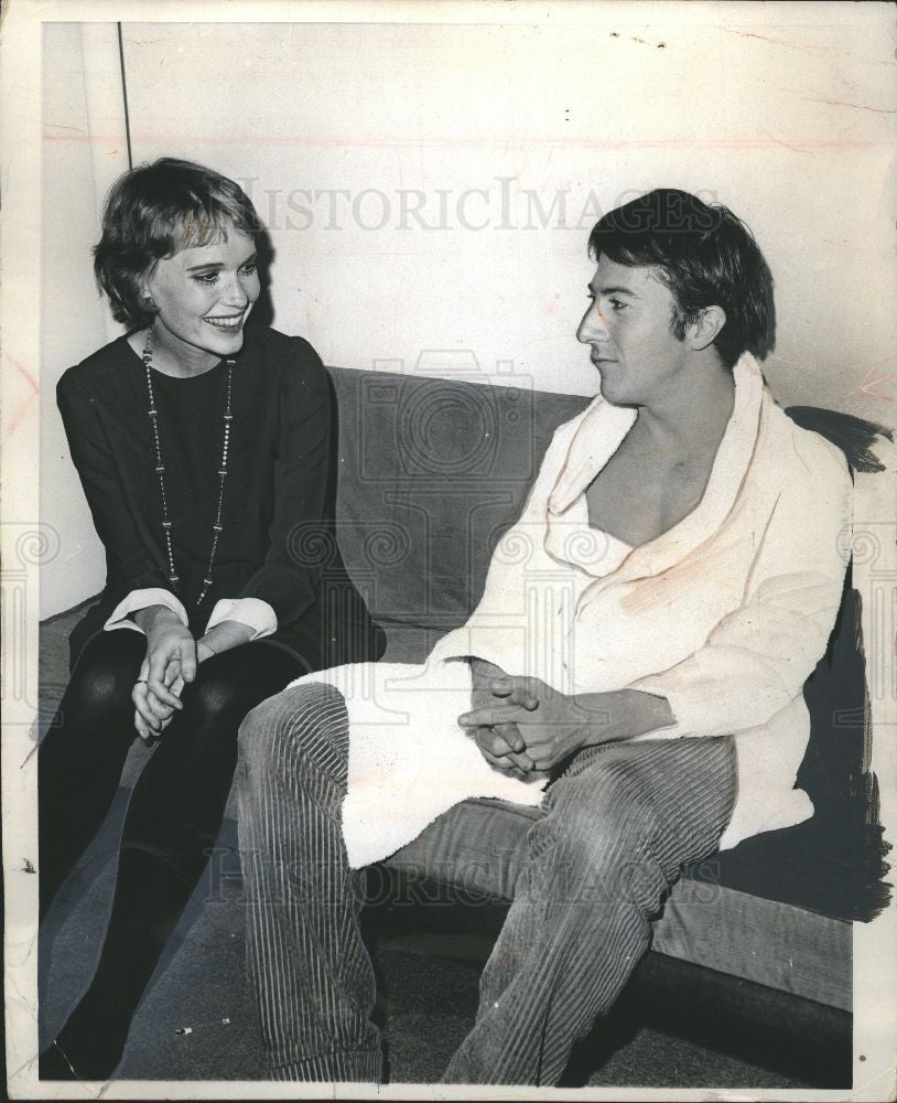1969 Press Photo Mia Farrow Dustin Hoffman New York - Historic Images
