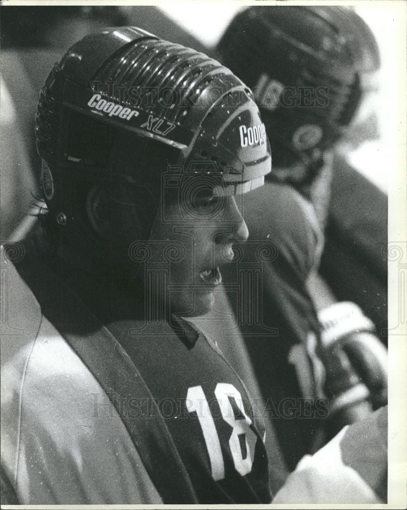 1987 Press Photo Shawn Burr Detroit Red Wings hockey - Historic Images