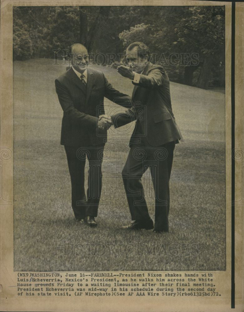 1972 Press Photo Nixon shakes hands with Luis Echeverri - Historic Images