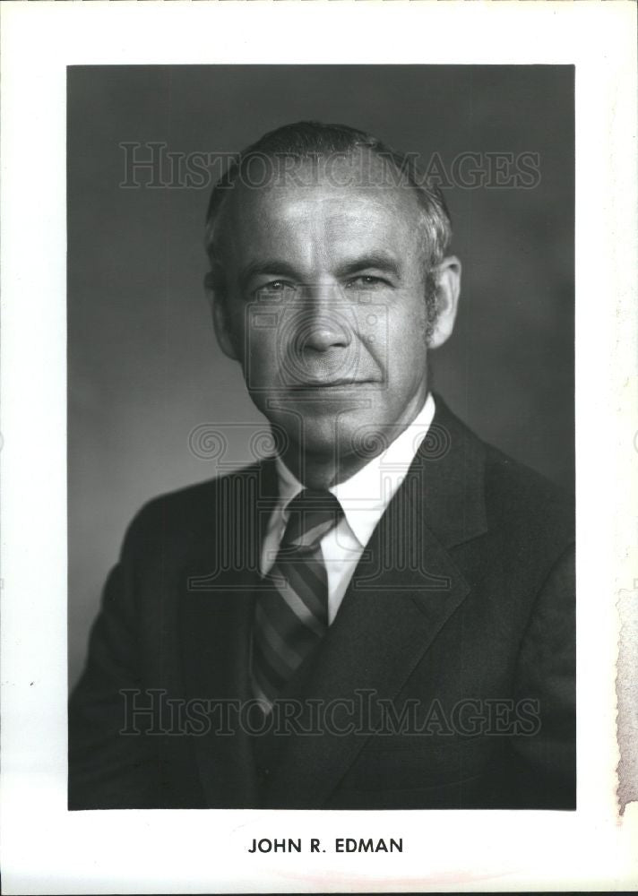 1987 Press Photo John R. Edman CRA Senior Associate. - Historic Images
