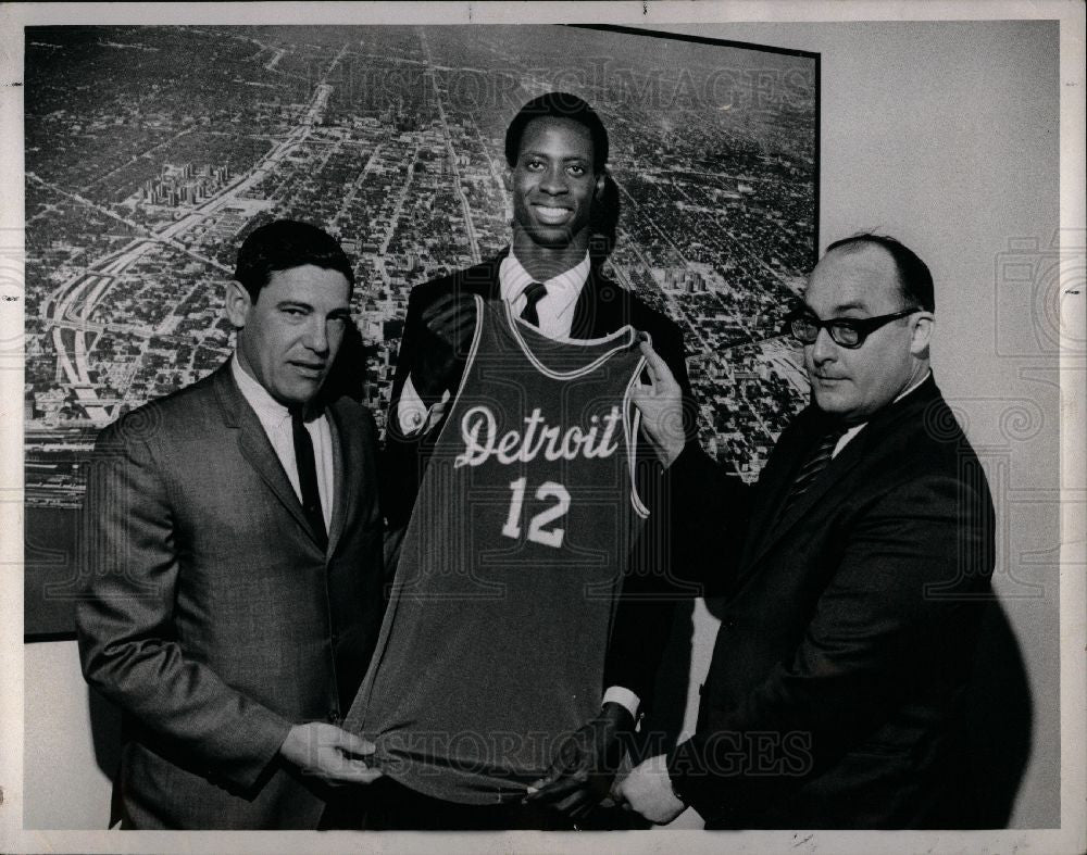 1968 Press Photo Otto Moore Draft Pick Detroit - Historic Images