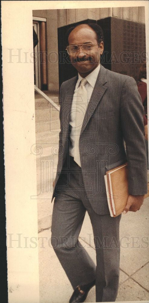 1988 Press Photo CharlesBeckham,water,businessman,three - Historic Images