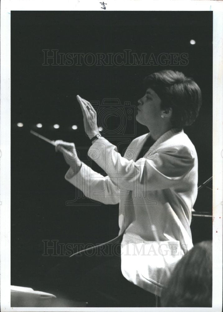 1993 Press Photo Susan Haig  conductor music director - Historic Images