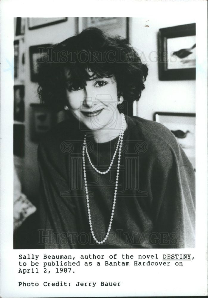 1987 Press Photo Sally Beauman Author Novel Destiny - Historic Images