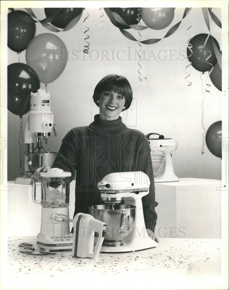 1994 Press Photo DOROTHY HAMILL KitchenAids - Historic Images