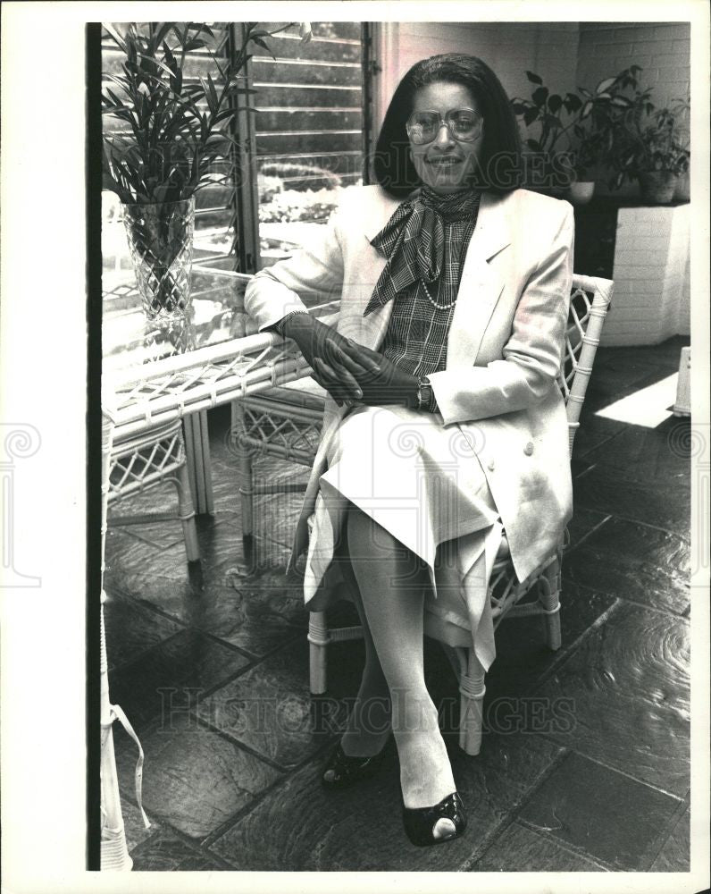 1988 Press Photo Shirley Robinson Hall, public servant - Historic Images