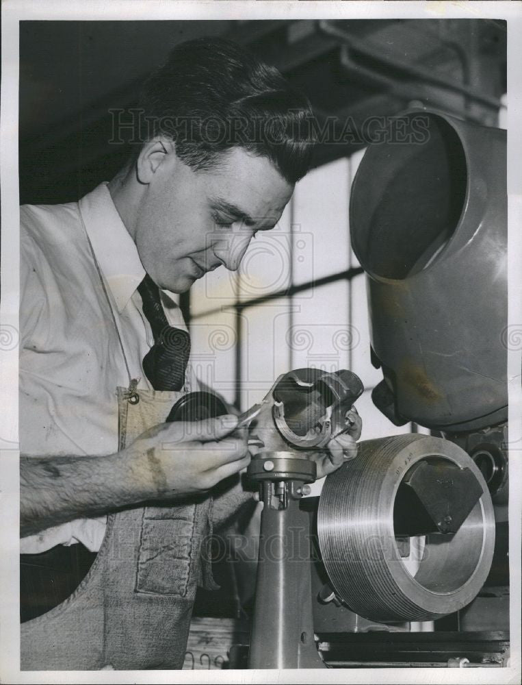 1941 Press Photo Slater Ford Motor Company UAW strike - Historic Images