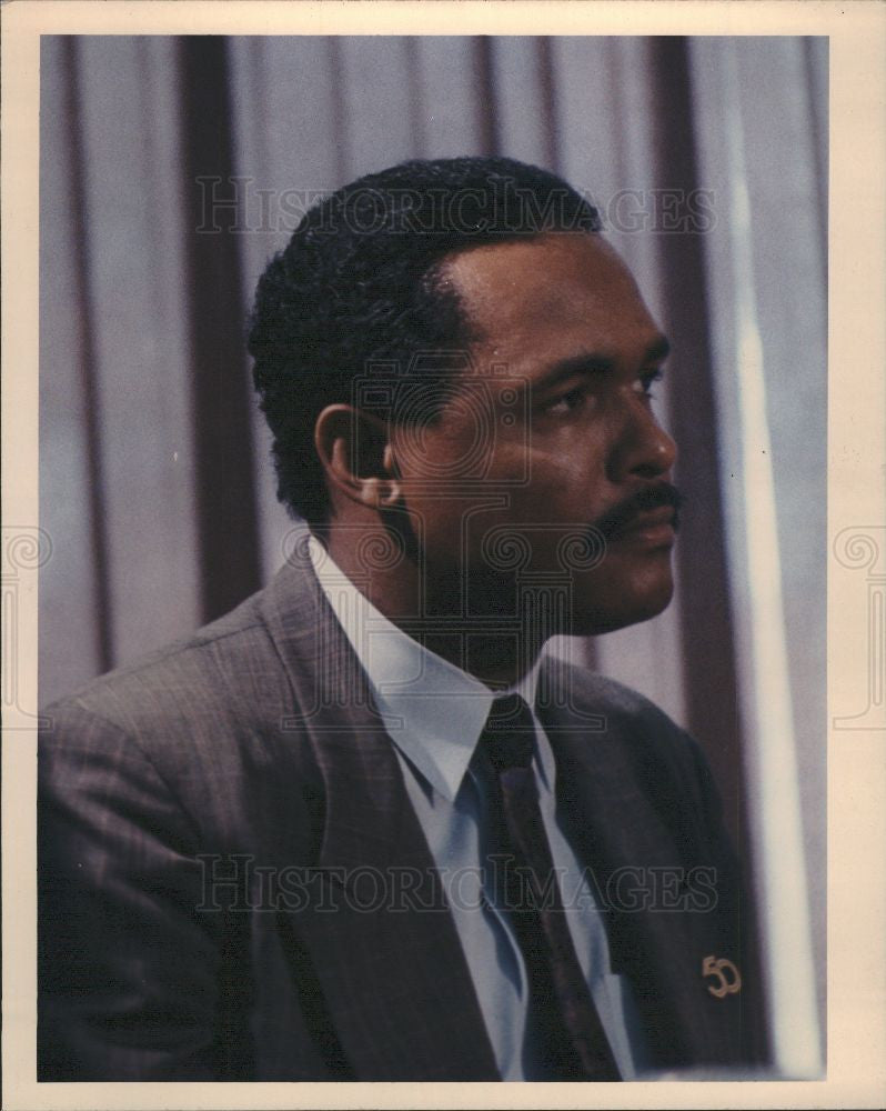 Press Photo Harry Hairston WXYZ Reporter Detroit - Historic Images