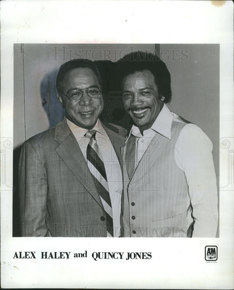 1977 Press Photo Alex Haley writer author Roots Quincy - Historic Images