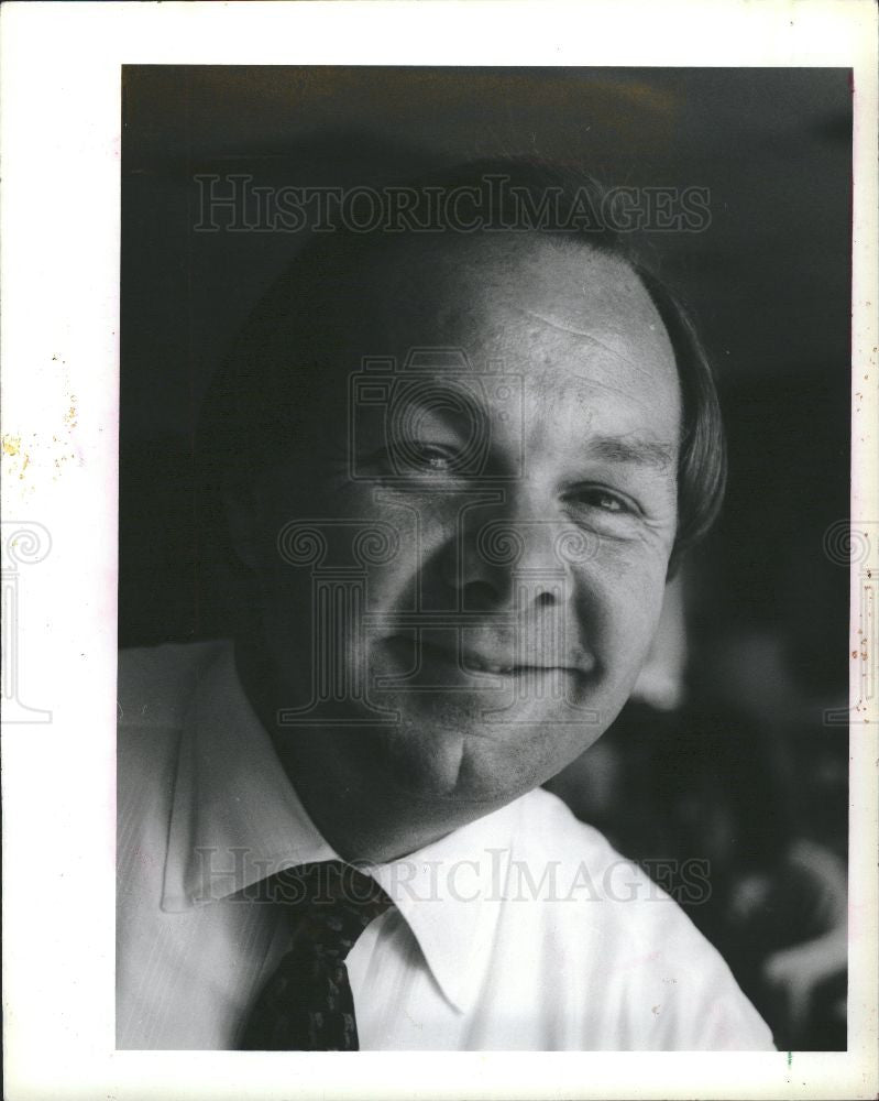 1988 Press Photo Robert Hall - Historic Images