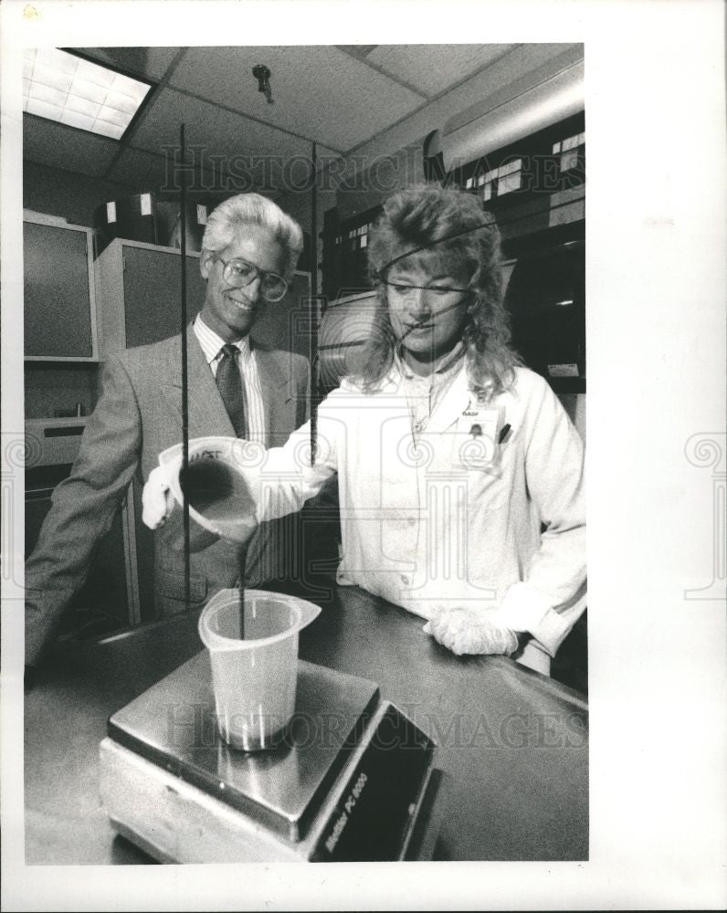 1989 Press Photo John Hall - Historic Images