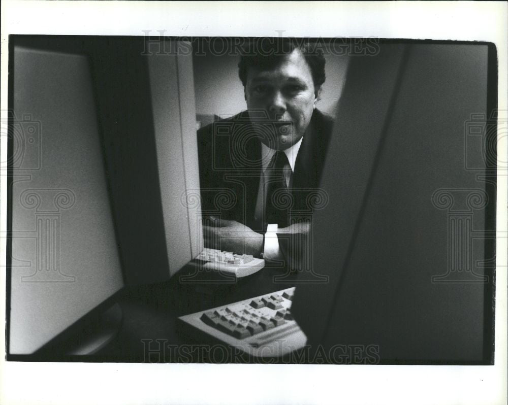 1992 Press Photo Computer business 1992 technology - Historic Images