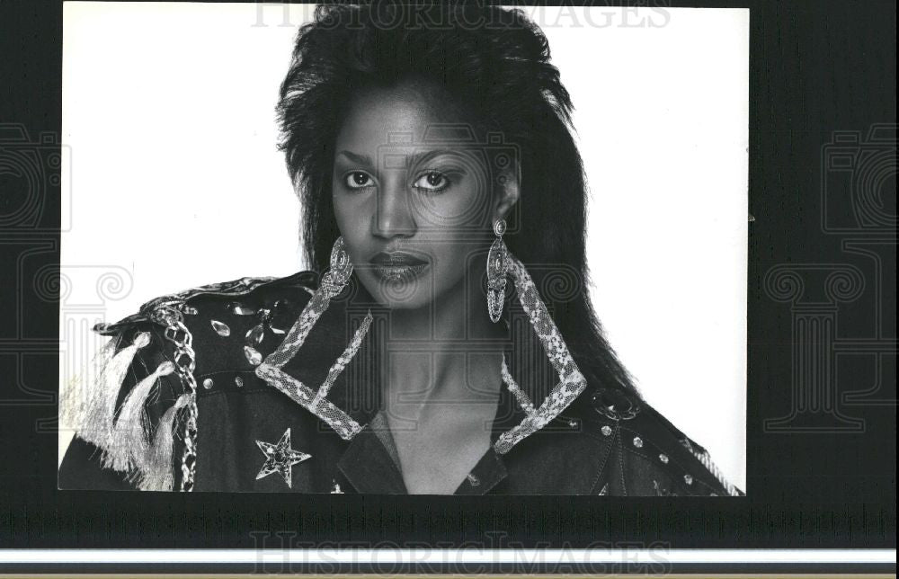 1988 Press Photo Callye Burk singer R&amp;B pop 1988 - Historic Images