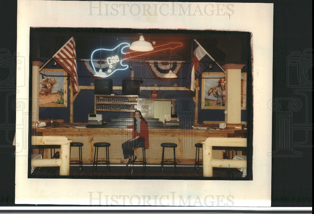 1988 Press Photo Burish Diamonds and Spurs bar - Historic Images