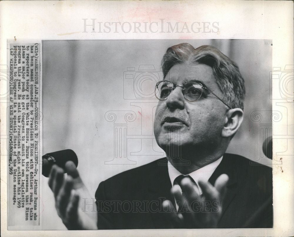 1974 Press Photo economist - Historic Images