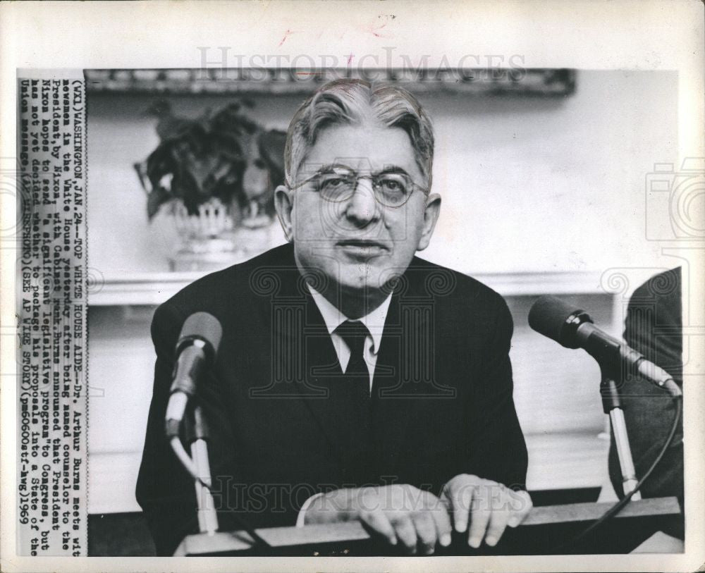 1969 Press Photo Dr. Arthur Buras,counselor - Historic Images