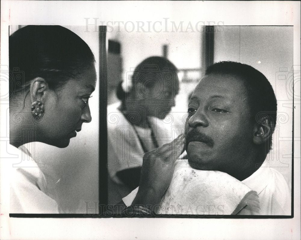 1989 Press Photo Charlene Mitchell ex-TV reporter Mel - Historic Images