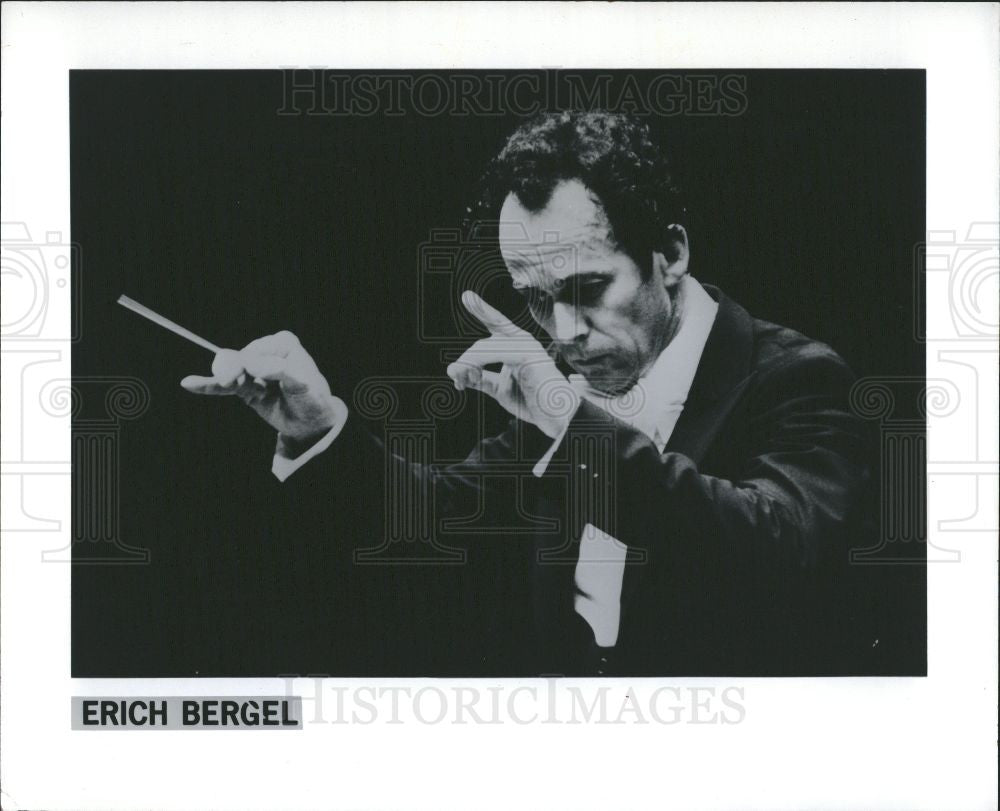 1980 Press Photo Erich Bergel Conductor Rumania - Historic Images
