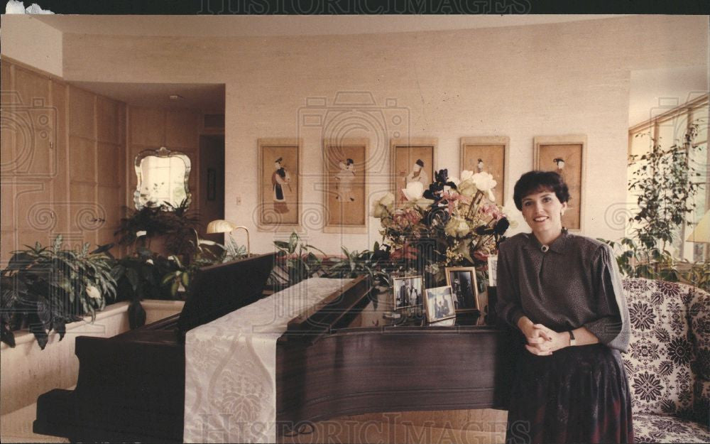 1984 Press Photo Mrs. James Blanchard Paula mansion - Historic Images