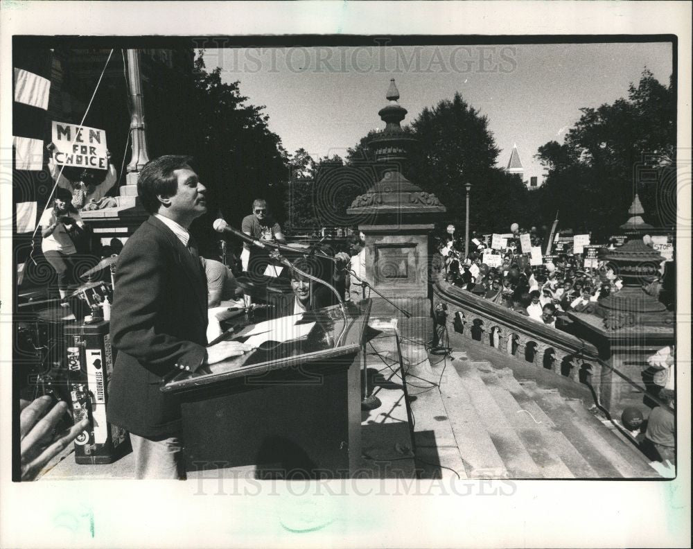 1989 Press Photo Governor Blanchard speaking rally - Historic Images