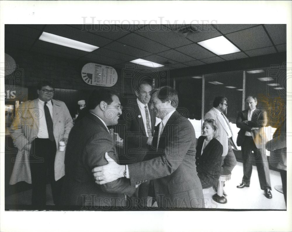 1990 Press Photo Mayor Guido Gov Blanchard Donut - Historic Images