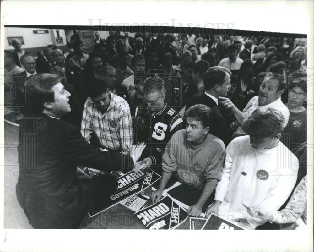 1990 Press Photo Gov. James Blanchard campaign rally - Historic Images