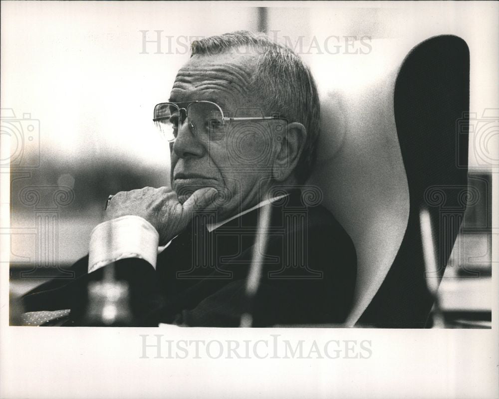 1988 Press Photo Louis Berry owner Fisher Building Mich - Historic Images