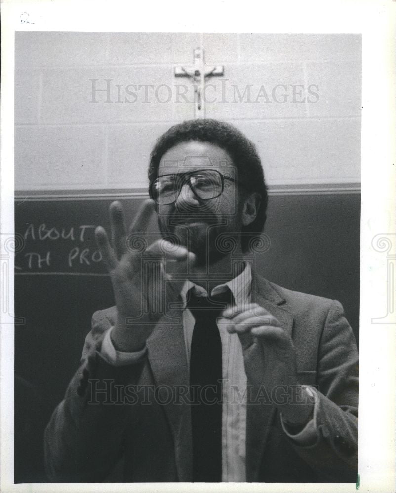 1989 Press Photo Dennis berrigan - Historic Images