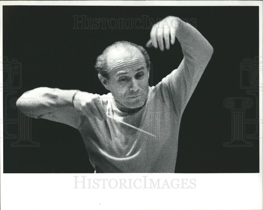 1981 Press Photo Gary Bertini conducting - Historic Images