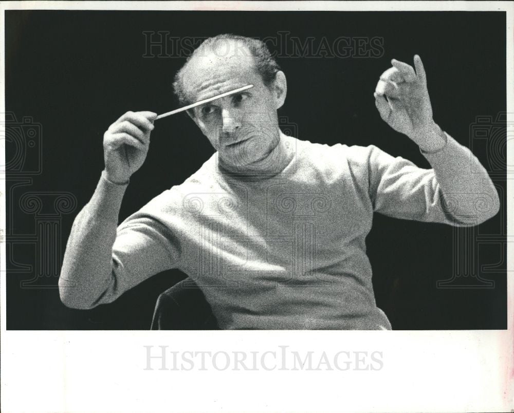 1982 Press Photo Gary Bertini poet - Historic Images