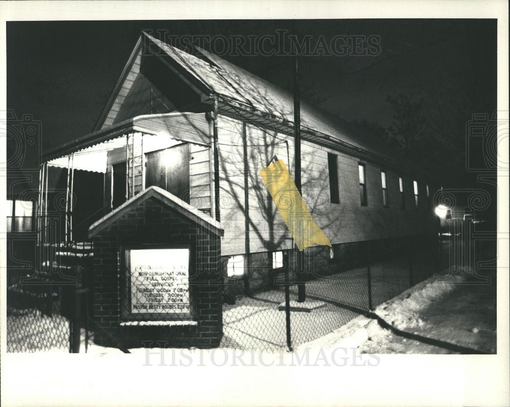 1988 Press Photo News life people 1988 church - Historic Images