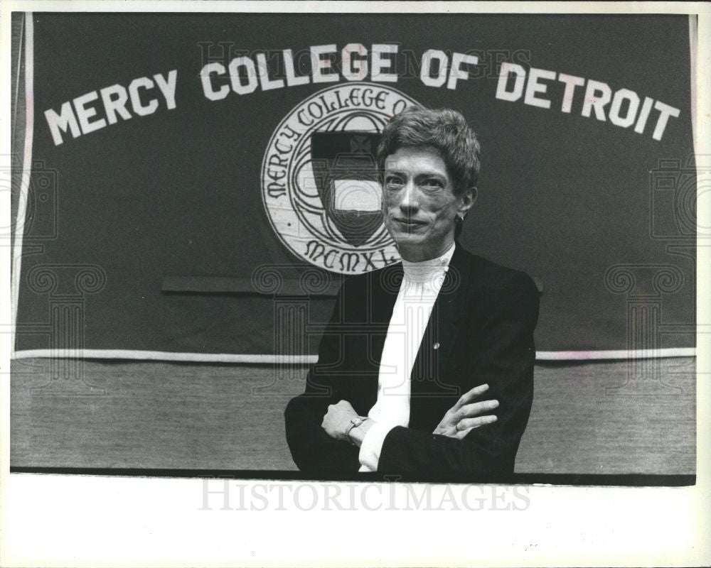 1984 Press Photo Sister Maureen Fay pres Mercy College - Historic Images