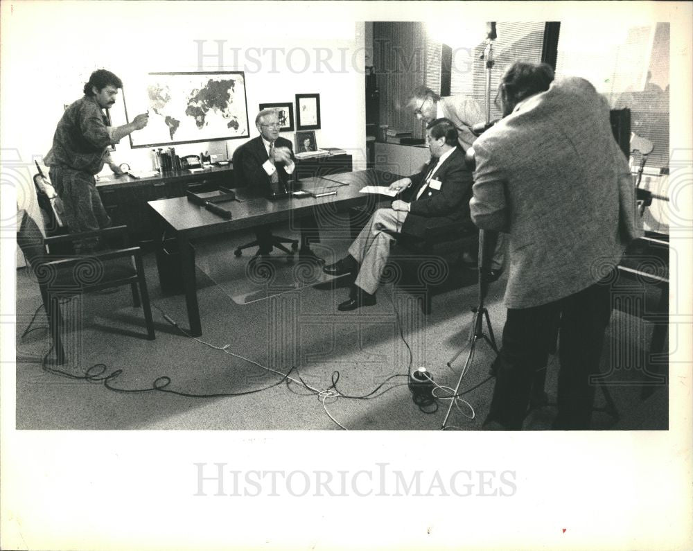 1987 Press Photo K Mart, Fauber, 60 Minutes - Historic Images