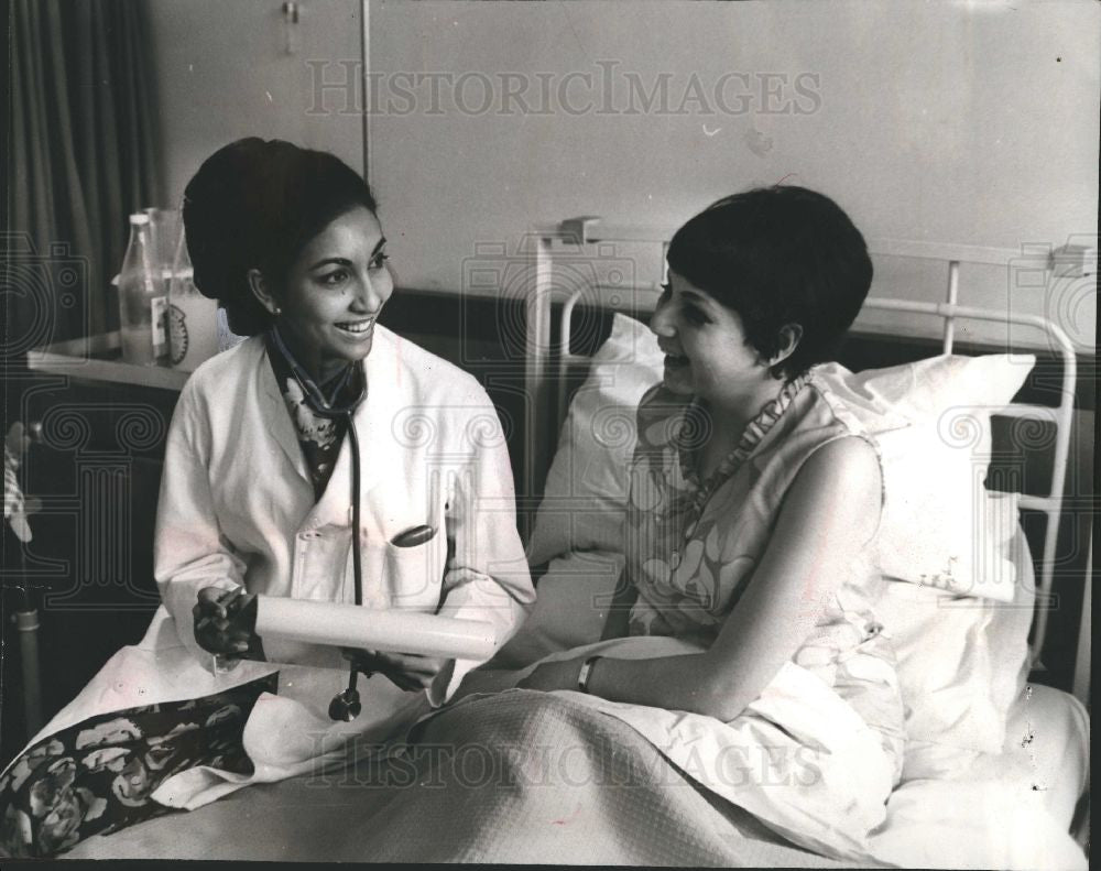 1969 Press Photo Dr Reita Faria India Miss World - Historic Images