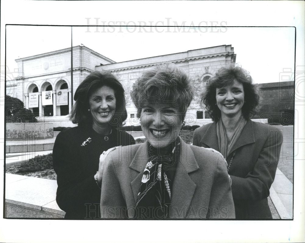1990 Press Photo Suzy Farbman DIA volunter - Historic Images