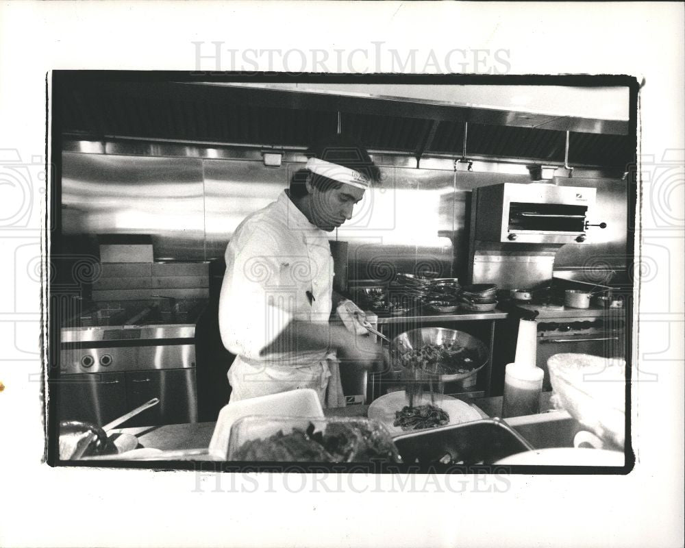 1988 Press Photo Keith Famie Les Auteurs bistro cooking - Historic Images