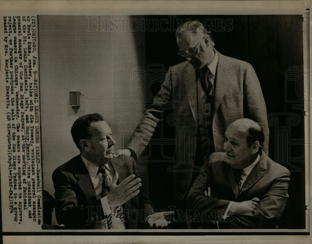 1974 Press Photo Baseball Executive Buzzy Bavasi - Historic Images